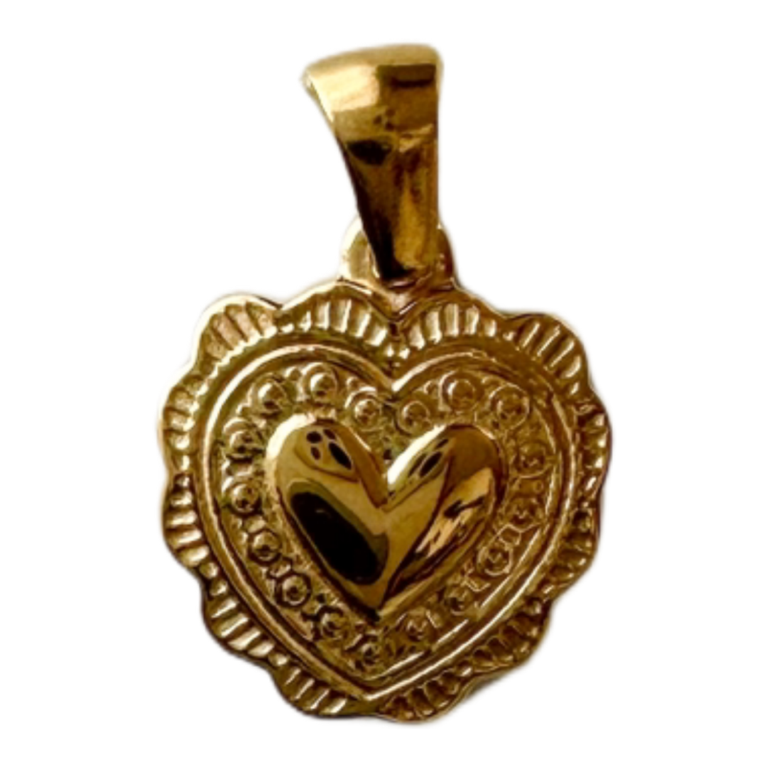 Amour Crest Heart Charm