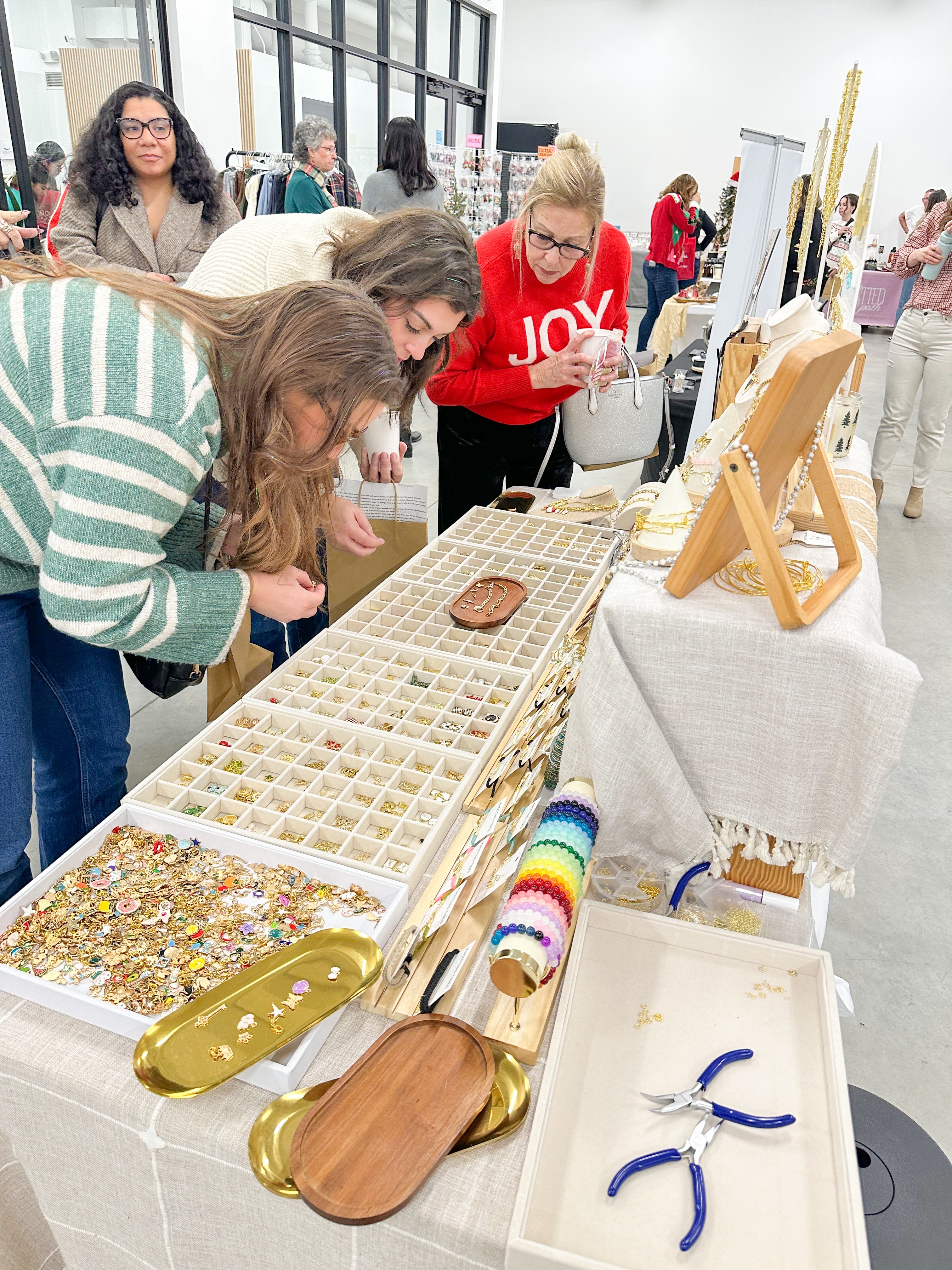 Holiday Charm Bar